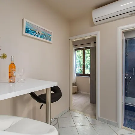 Ferienwohnung Adelia Mit Pool, Grill Und Terrasse Apartment *