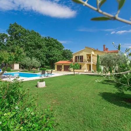Ferienwohnung Adelia Mit Pool, Grill Und Terrasse * Porec